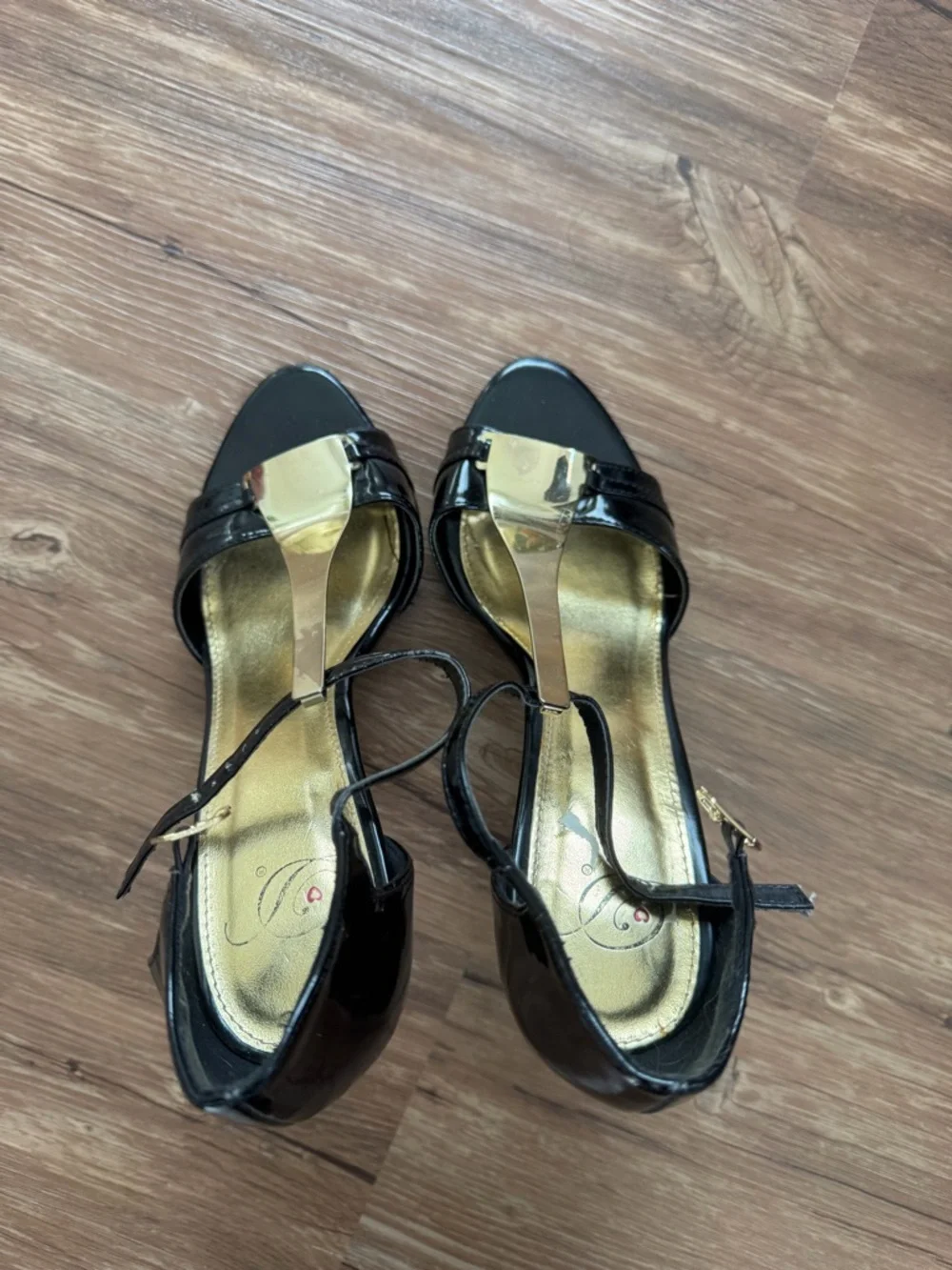 Wild Diva Black Patent Heels with Gold T-Bar Accent - Picture 11 of 11